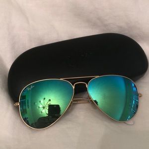 Blue reflective Sunglasses